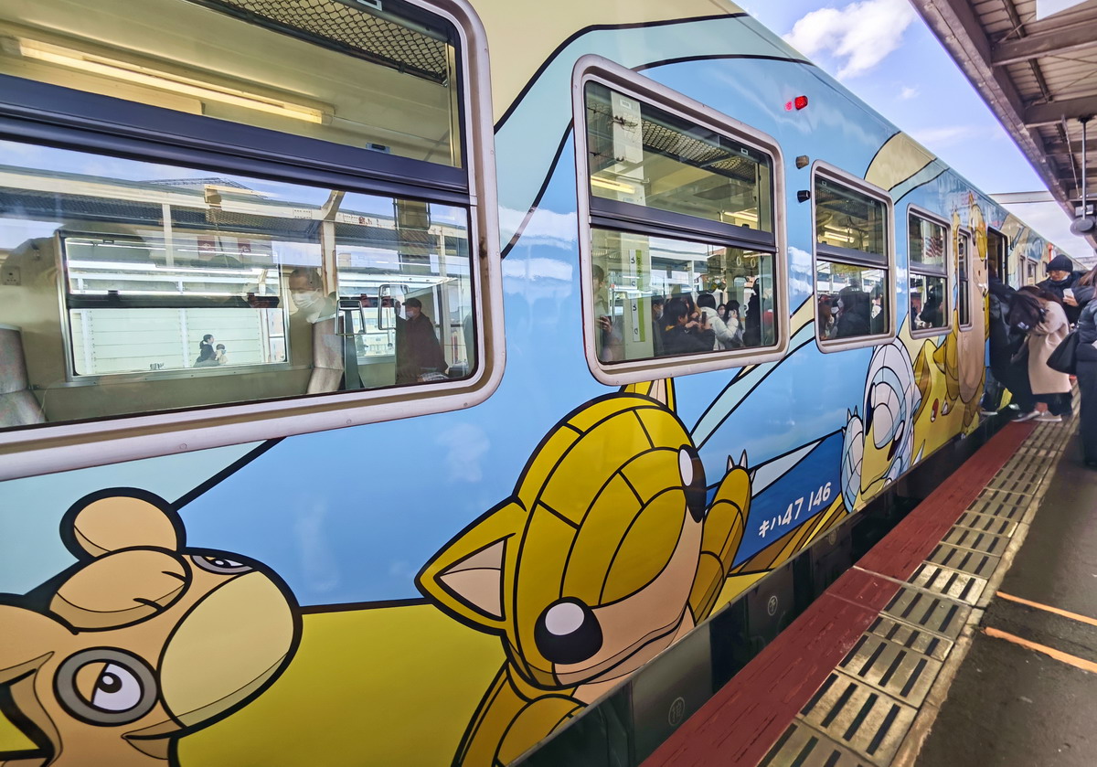 日本鳥取新系列彩繪列車登場　寶可夢「穿山鼠」引領療癒行程