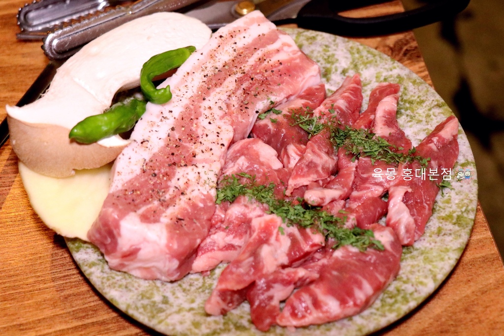靠美食生活、韓國｜來首爾不吃韓式燒肉要幹嘛？弘大商圈必吃人氣烤肉店推薦Top7