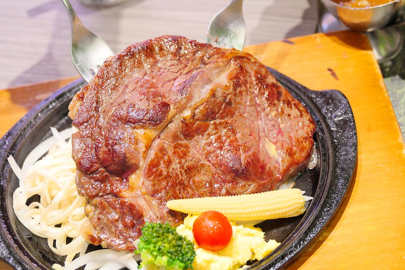 靠美食生活、台中｜大口吃肉！7間台中平價牛排推薦
