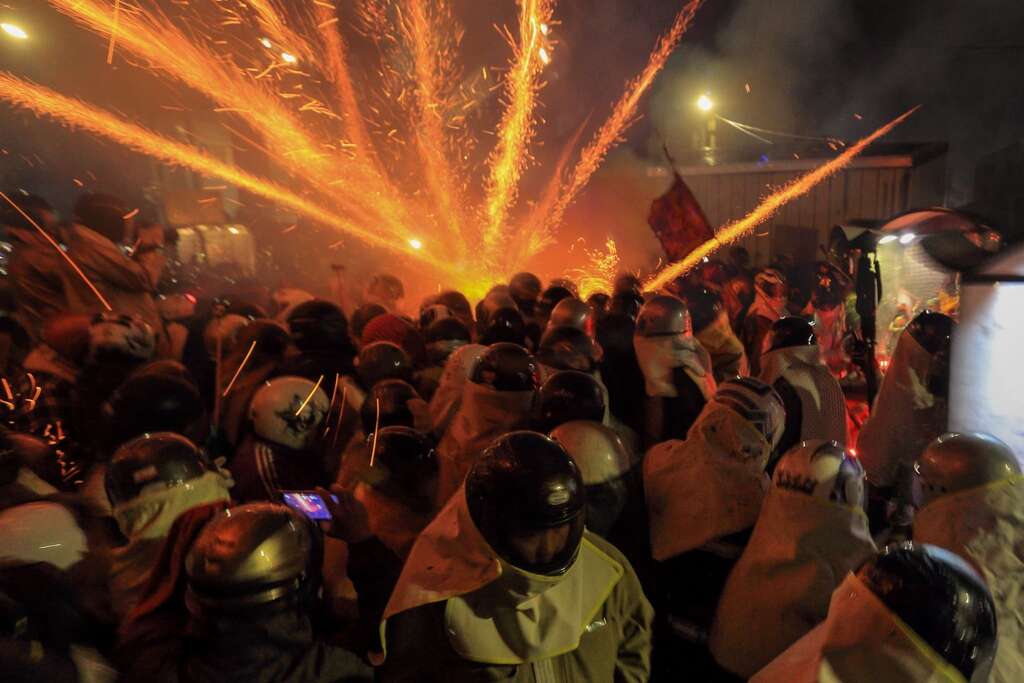 世界三大民俗慶典 !台南鹽水蜂炮2/11、12開炸　小鎮夜晚萬炮齊飛、火樹銀花