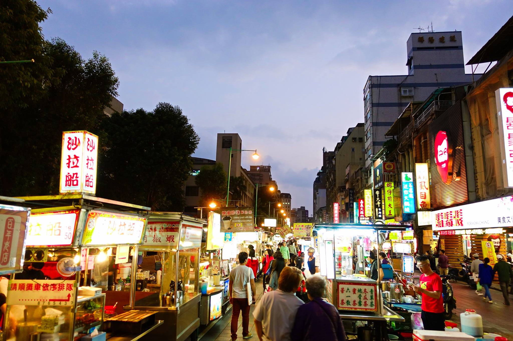 北市雙層觀光巴士新增「Yes！Bus夜市專車」　每日3班前進最具魅力寧夏夜市