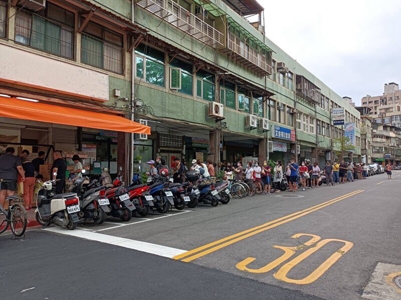 靠美食生活、台北｜鮮奶控衝了！神級小農崙背鮮乳聯名四大甜點吃起乃