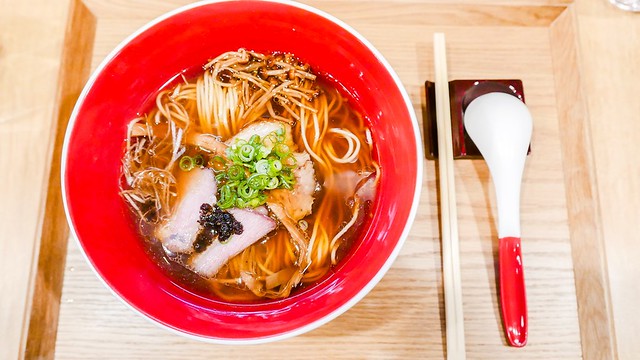 東京拉麵店十選，平民美食也可以拿到米其林一星