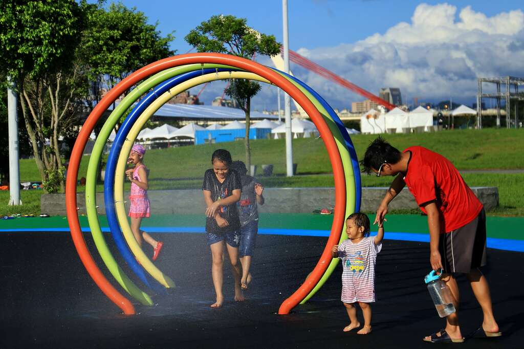睽違2年重磅回歸　大佳河濱公園戲水區即起開FUN至９月