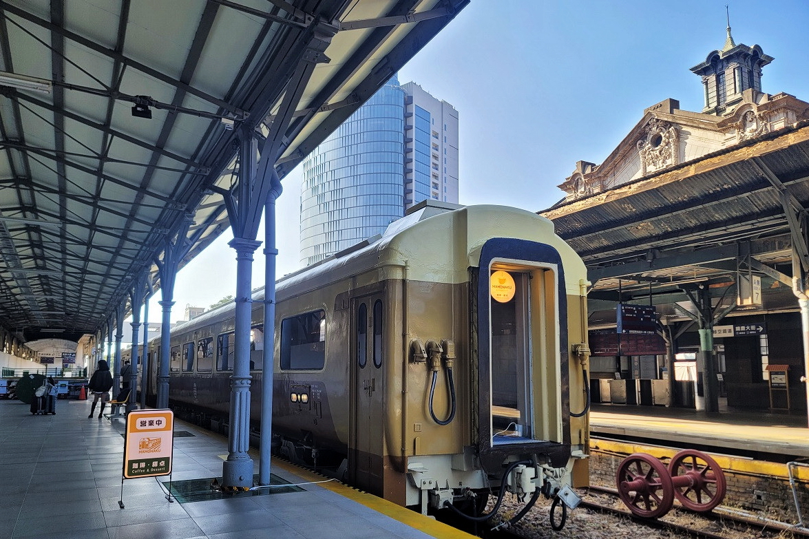 【台中新景點】鐵道迷照過來！ 鐵軌上的退役火車變身文青咖啡館、小賣所